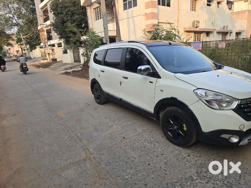 Renault Lodgy 2017 8 Seter Vehicle Exchange Also Available Yellow Bord