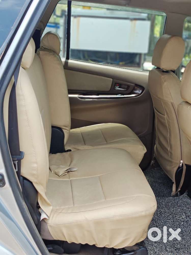 Toyota Innova 2.5 Vx 8 Str Bs-iii, 2015, Diesel