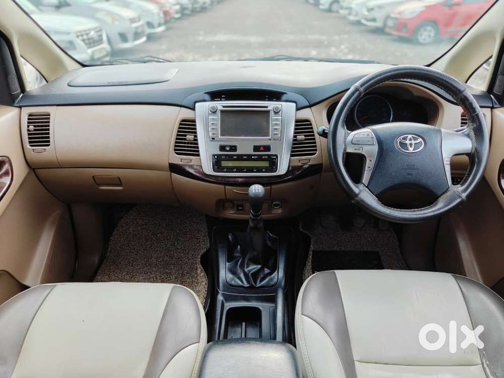 Toyota Innova 2.5 G (diesel) 7 Seater Bs Iv, 2015, Diesel