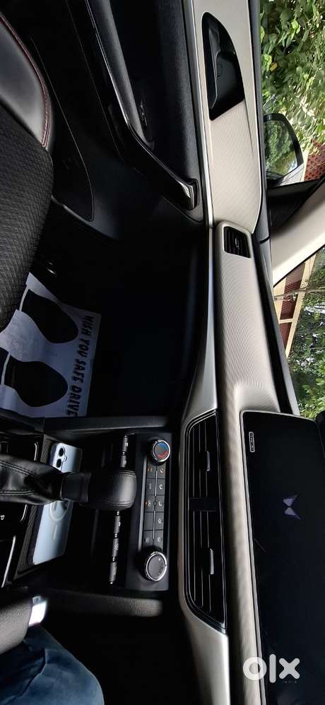 Mahindra Xuv700 2.2 Ax 5 Diesel At Str, 2024, Diesel