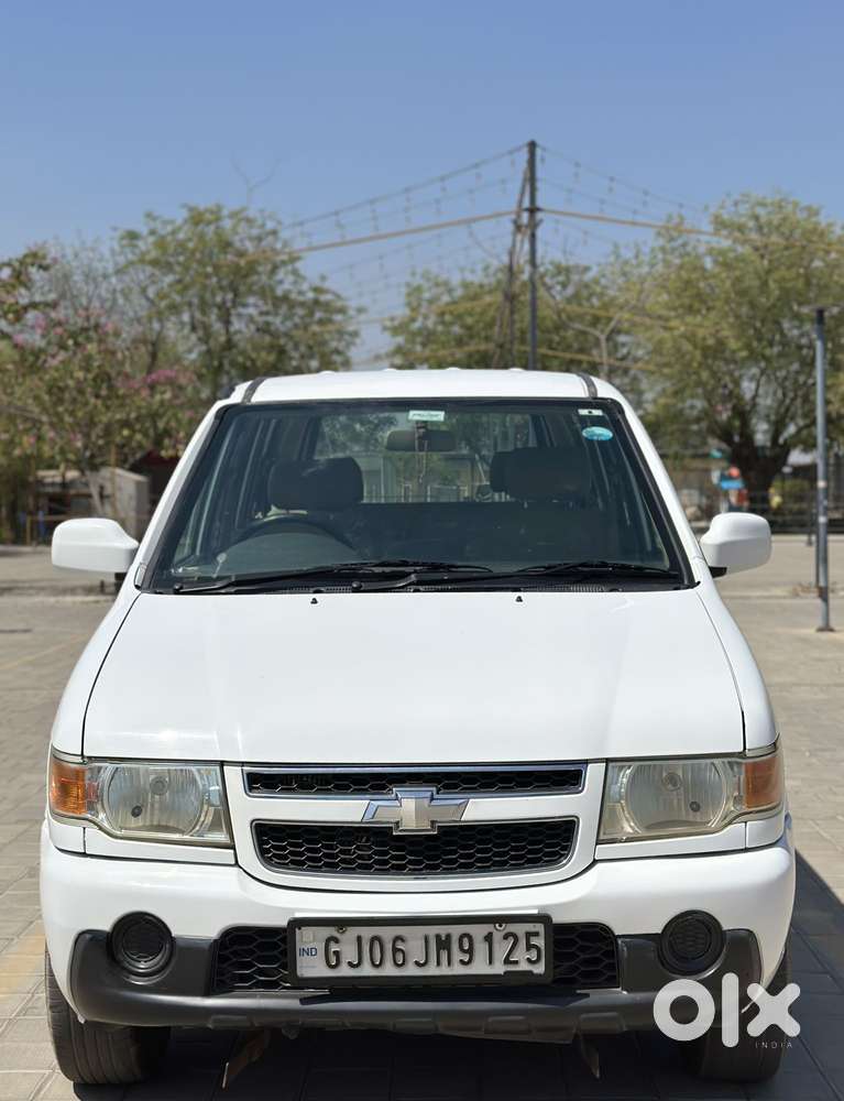 Chevrolet Tavera Neo Ls B3 - 10 Seats Bsiii, 2016, Diesel