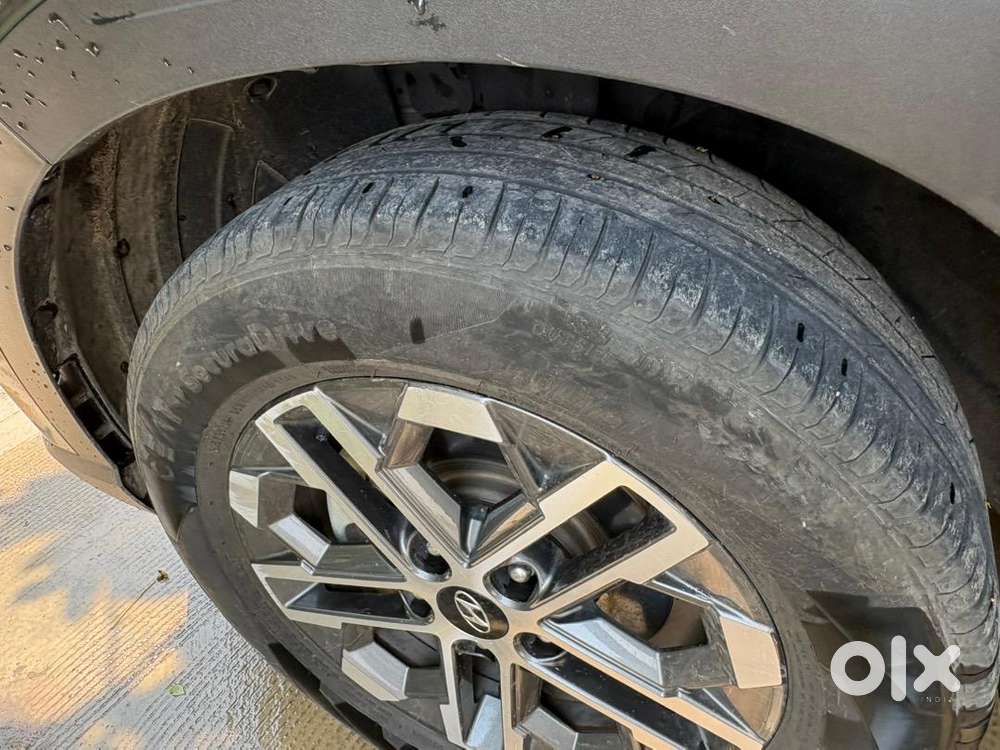 Hyundai Venue 2025 Petrol 32000 Km Driven