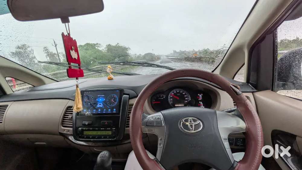 Toyota Innova Diesel 7 Str 2015