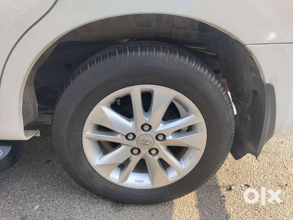 Toyota Innova Crysta [2020-ongoing] 2.7 Gx Mt 8 Str, 2020, Diesel