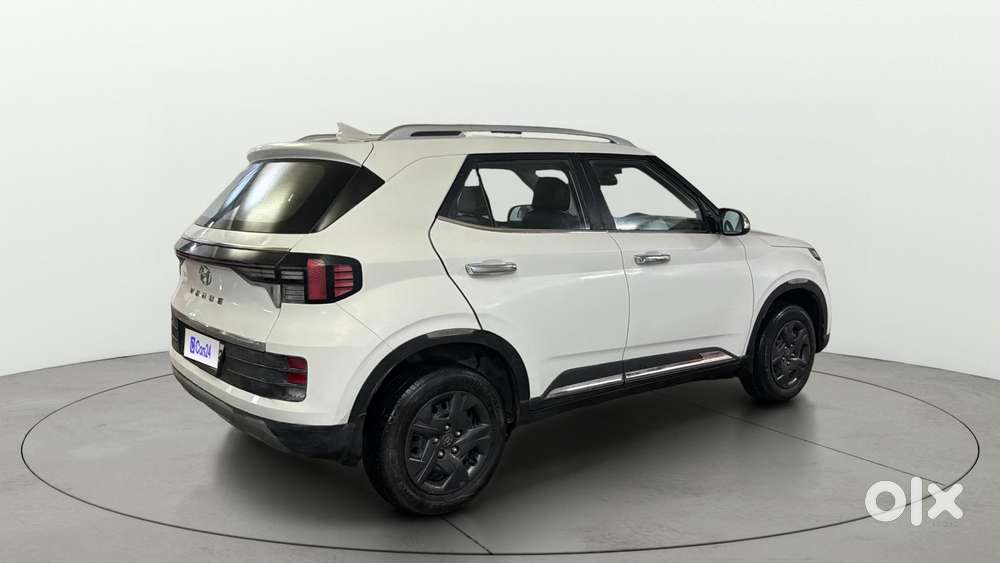 Hyundai Venue 1.2 S (o), 2023, Petrol