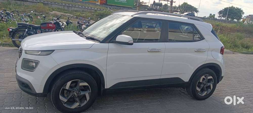 Hyundai Venue Sx (o) Mt 1.5 Diesel, 2020