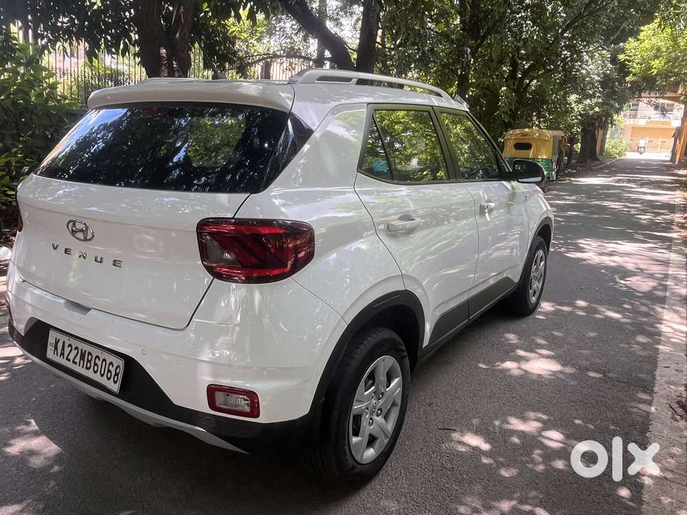 Hyundai Venue 1.2 S Plus, 2019, Petrol