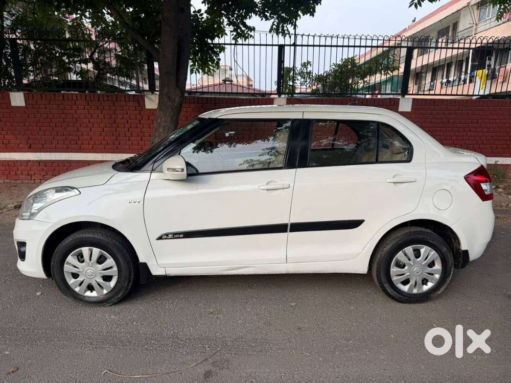 Maruti Suzuki Swift Dzire 1.2 Vxi Bsiv, 2014, Petrol