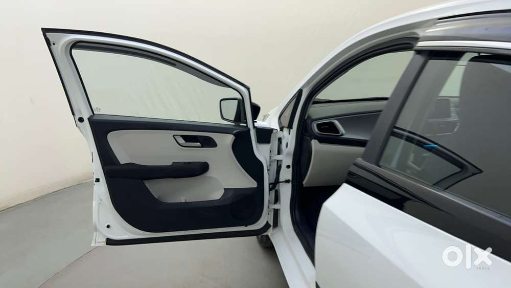 Tata Altroz Xza Plus (s), 2024, Petrol