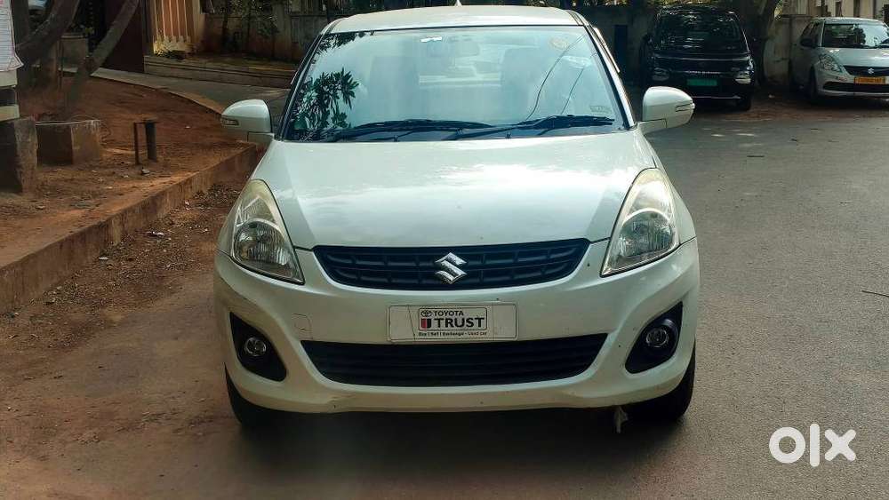 Maruti Suzuki Swift Dzire Vxi At, 2013, Petrol