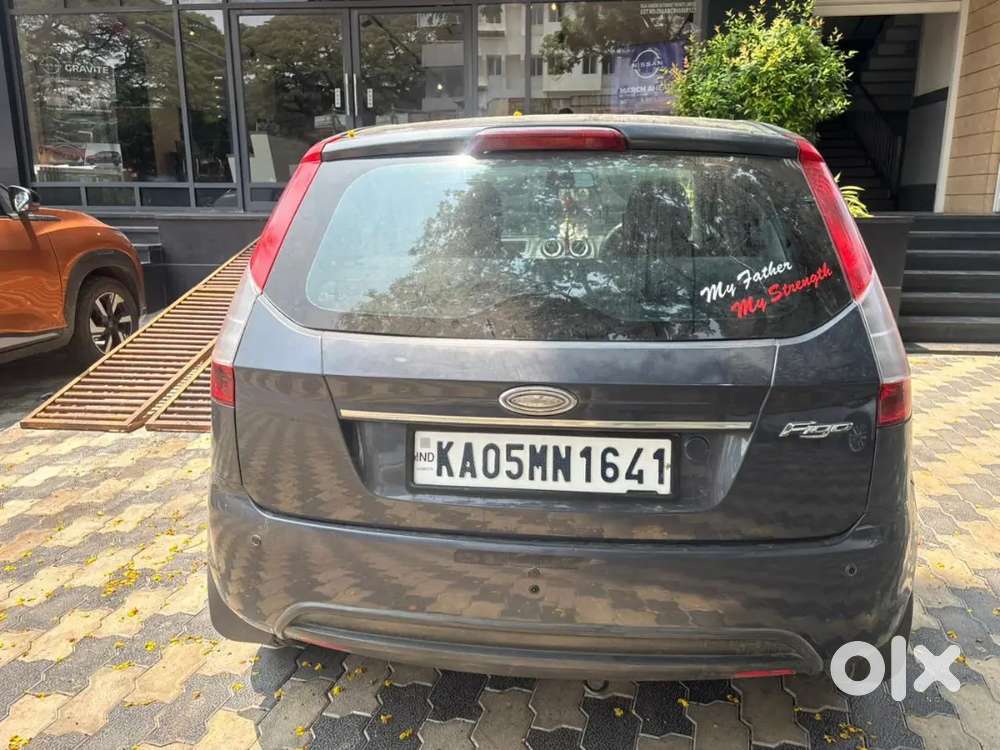 Ford Figo Petrol Zxi 2013 Cng Fitted