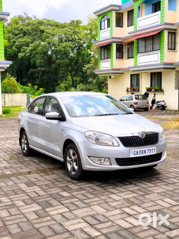 Skoda Rapid Elegance 2014 Petrol