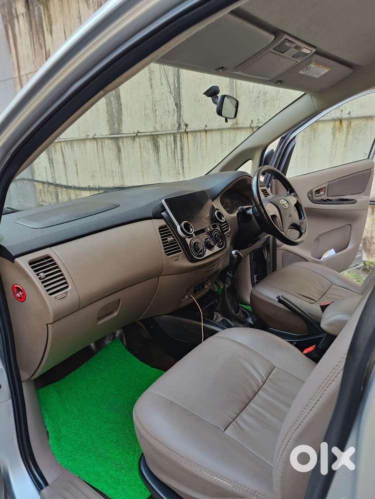 Toyota Innova 2.5 G (diesel) 8 Seater Bs Iv, 2016, Diesel