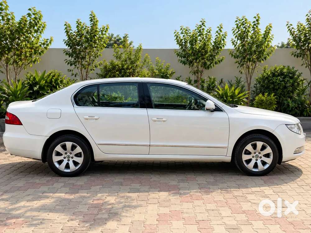 Skoda Superb, 2011, Petrol