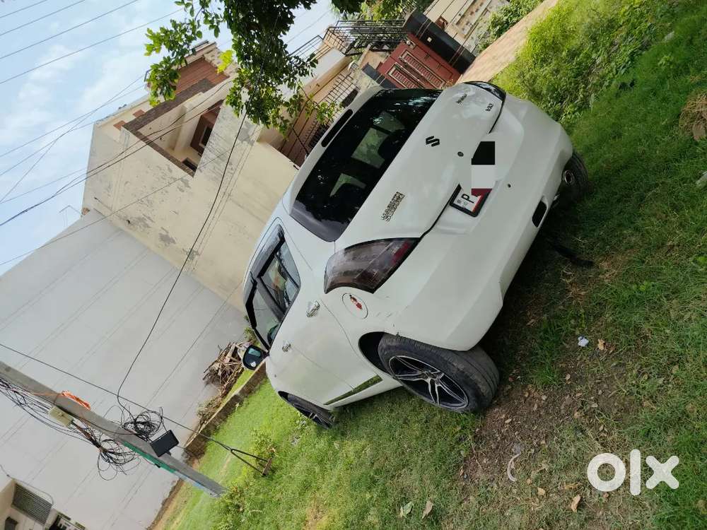 Maruti Suzuki Swift Vxi 2015 Petrol.good Alloys Tyers, Insaurance Vali