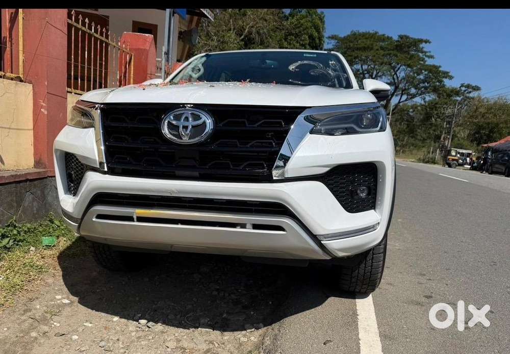 Toyota Fortuner 2025 Diesel Well Maintained