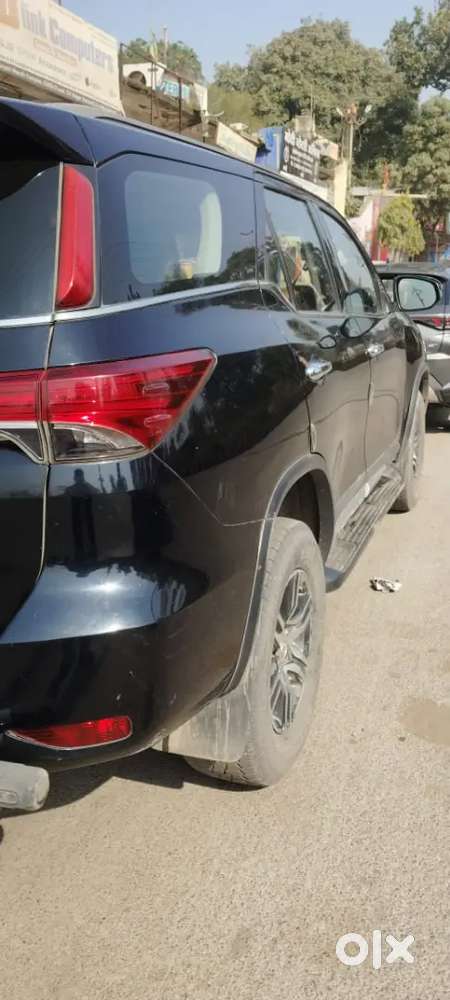 Toyota Fortuner 2019 Diesel 180000 Km Driven