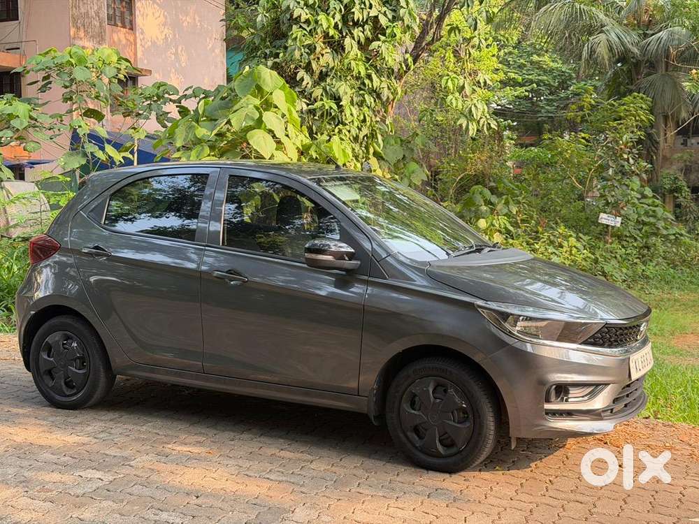 Tata Tiago 2022 Petrol 420000 Km Driven