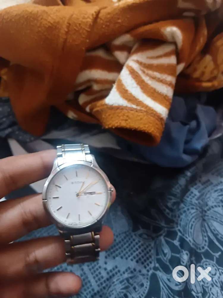 watch titan original with box