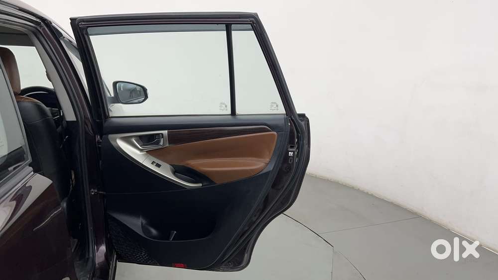 Toyota Innova Crysta 2.8 Gx At 8s, 2018, Diesel