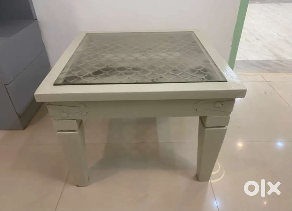 For sale coffee table and bar chair