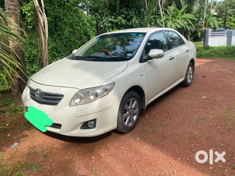 Toyota Corolla Altis 2010 Petrol Le