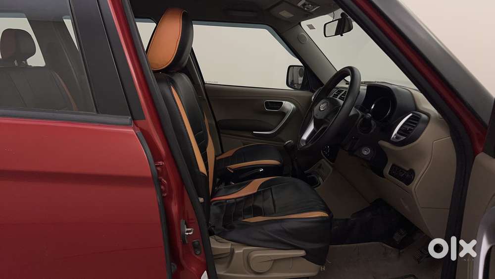 Mahindra Tuv 300 Mhawk100 T8 Dual Tone, 2019, Diesel