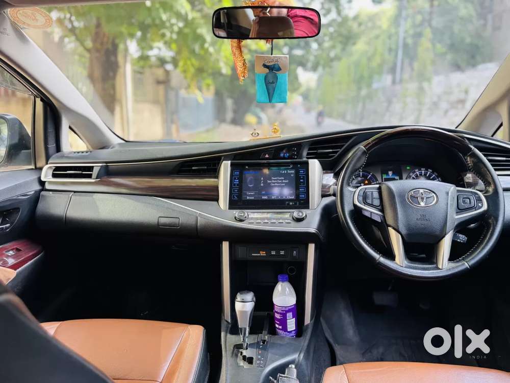 Toyota Innova Crysta 2.8 Zx At 7 Seater, 2017, Diesel
