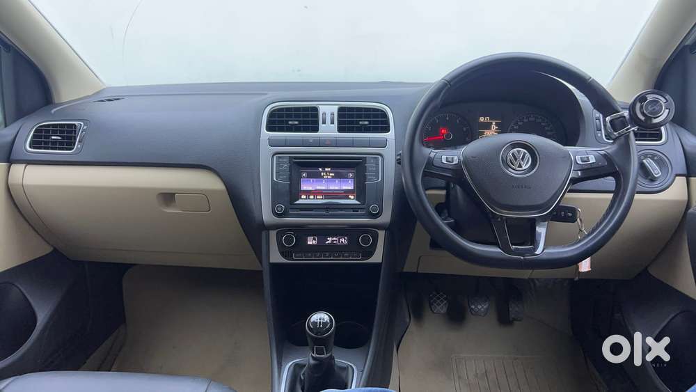 Volkswagen Polo Petrol Highline 1.2l, 2016, Petrol