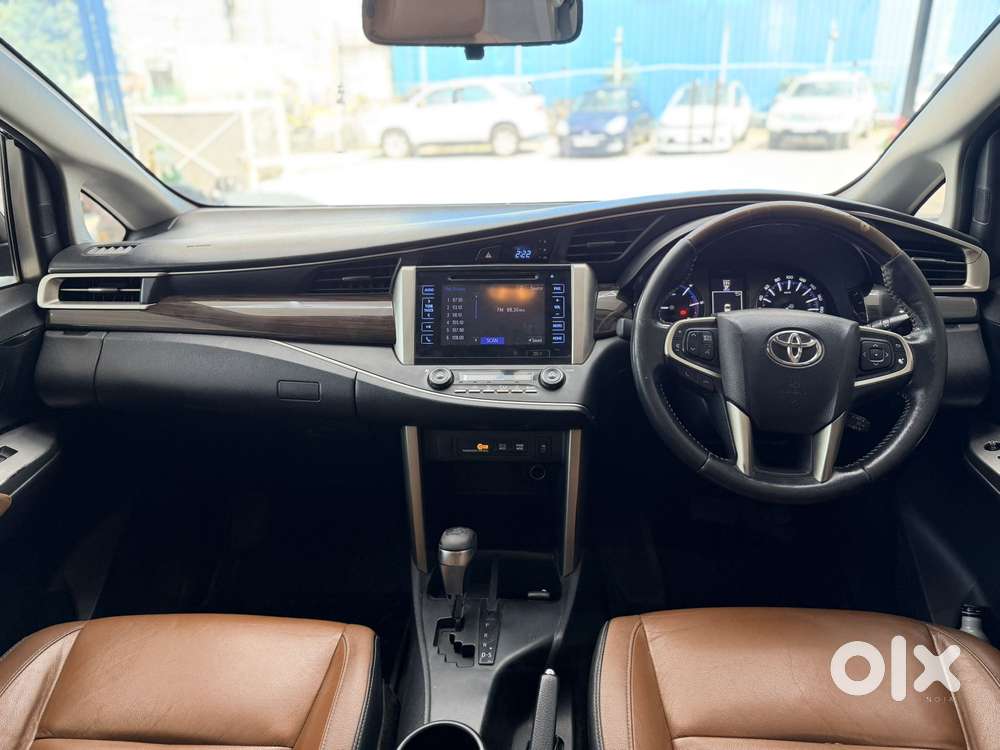 Toyota Innova Crysta 2.8 Zx At 7 Seater, 2016, Diesel