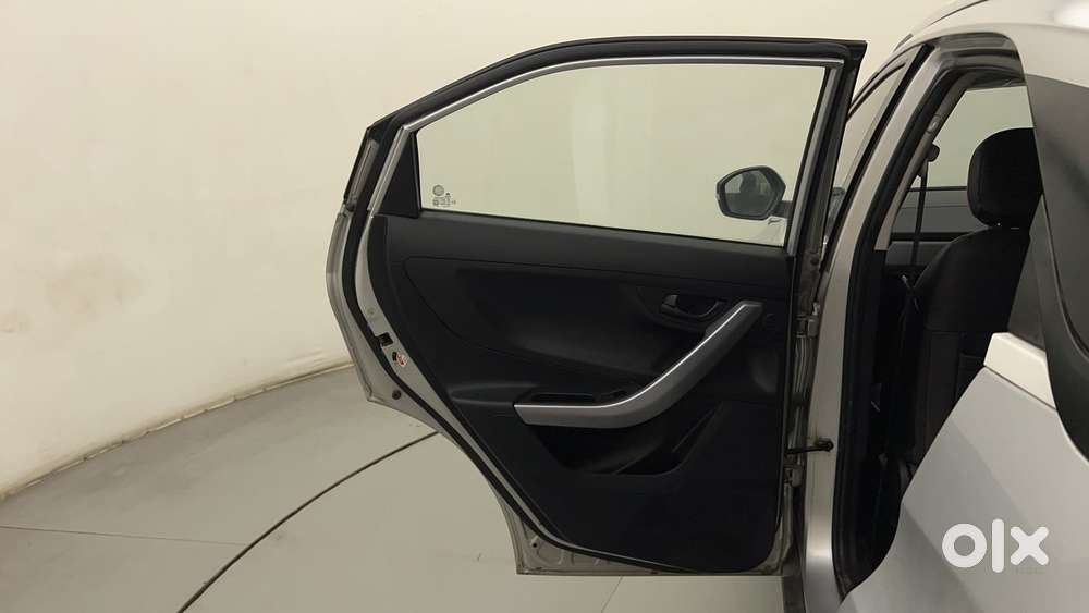 Tata Nexon 1.2 Revotron Xma Amt (s), 2021, Petrol