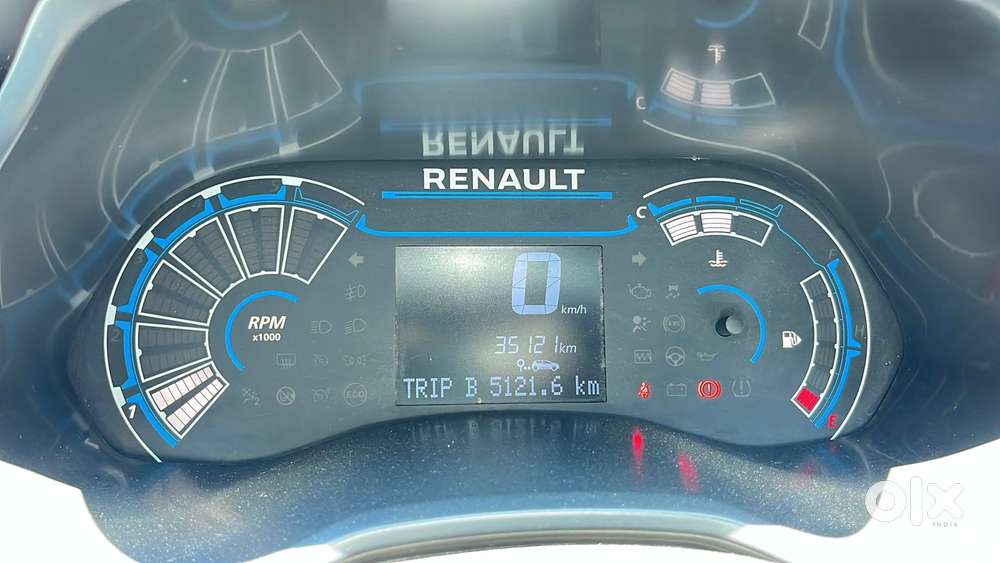 Renault Triber Rxt, 2023, Petrol