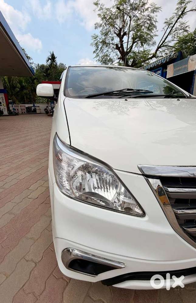 Toyota Innova 2.5 G (diesel) 8 Seater, 2015, Diesel