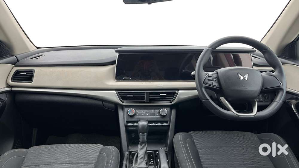 Mahindra Xuv700 2.2 Ax 5 Diesel At Str, 2022, Diesel