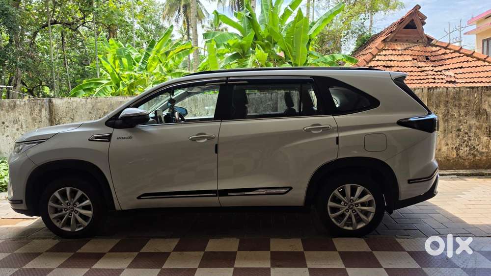 Toyota Innova Hycross 2.0 Vx (o) Hybrid 7 Str, 2024, Petrol