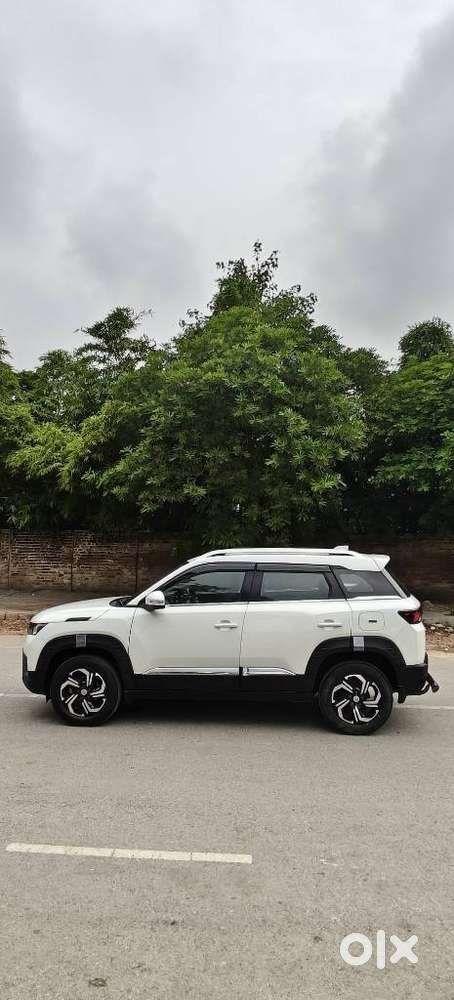 Maruti Suzuki Brezza 1.5 Lxi Smart Hybrid, 2023, Petrol
