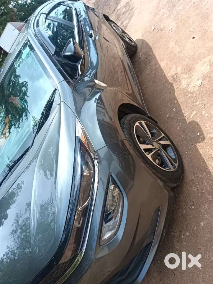Tata Altroz Xz, 2022, Petrol