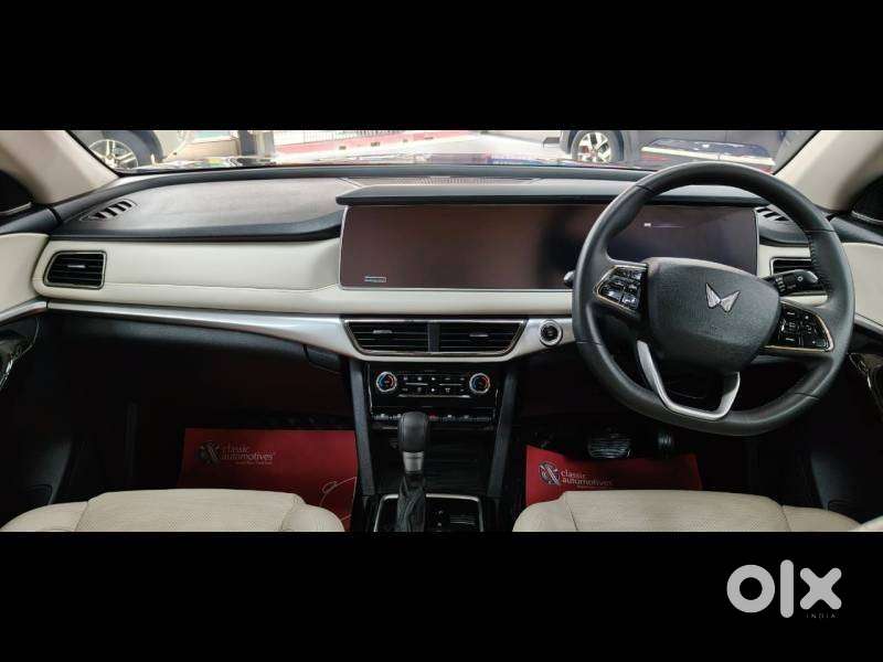 Mahindra Xuv700 2.0 Ax 7 Petrol At Luxury Pack Str, 2024, Petrol