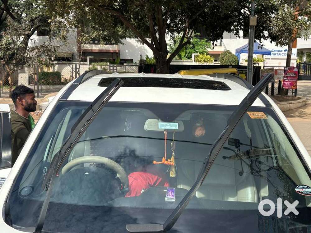 Mahindra Xuv500 (2015)