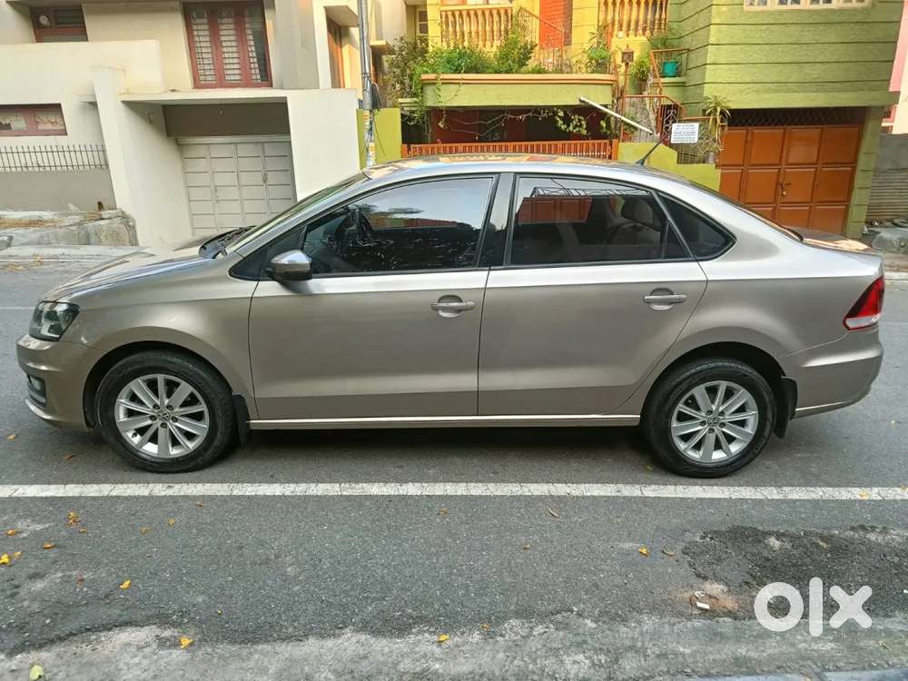 Volkswagen Vento 1.2 Highline Plus At 16 Alloy, 2015, Petrol