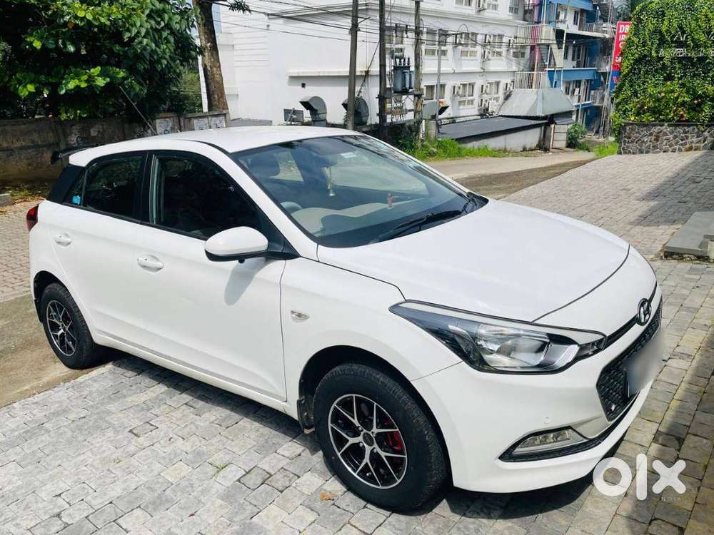 Nri-driven, Well Maintained Elite I20