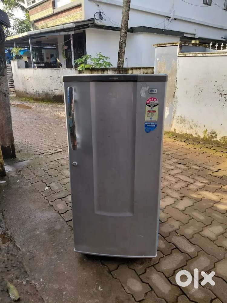 Whirlpool single door fridge good condition
