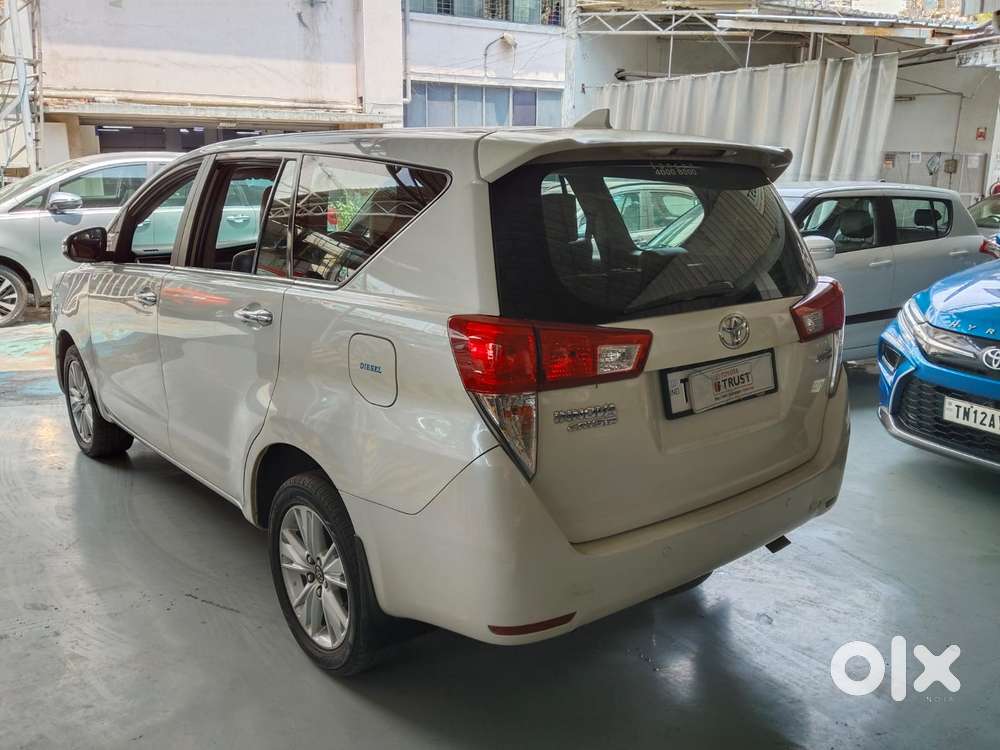 Toyota Innova Crysta 2.8z Automatic, 2016, Diesel