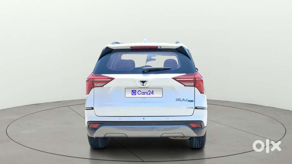 Mahindra Xuv700 2.0 Ax 5 Petrol Mt Str, 2022, Petrol