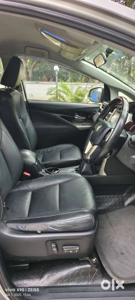 Toyota Innova Crysta 2.8 Z, 2016, Diesel