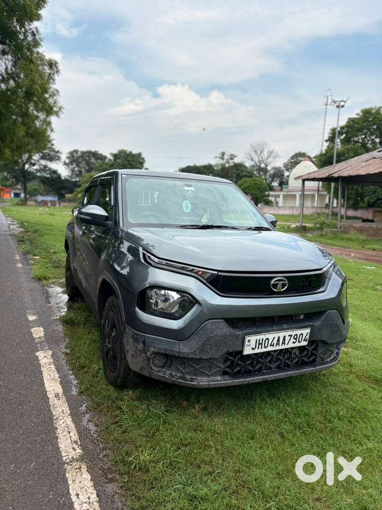 Selling Almost New Tata Punch Petrol Manual 2023