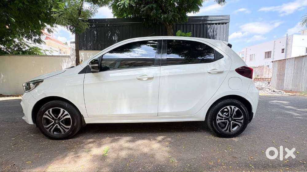 Tata Tiago 1.2 Revotron Xt (o), 2023, Petrol