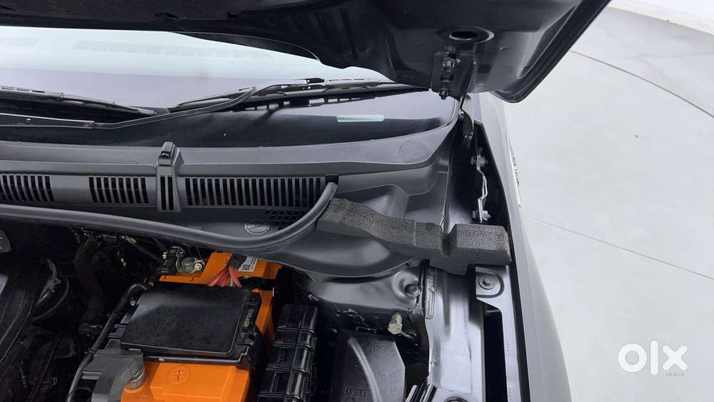 Skoda Slavia Style 1.0l Tsi At, 2023, Petrol
