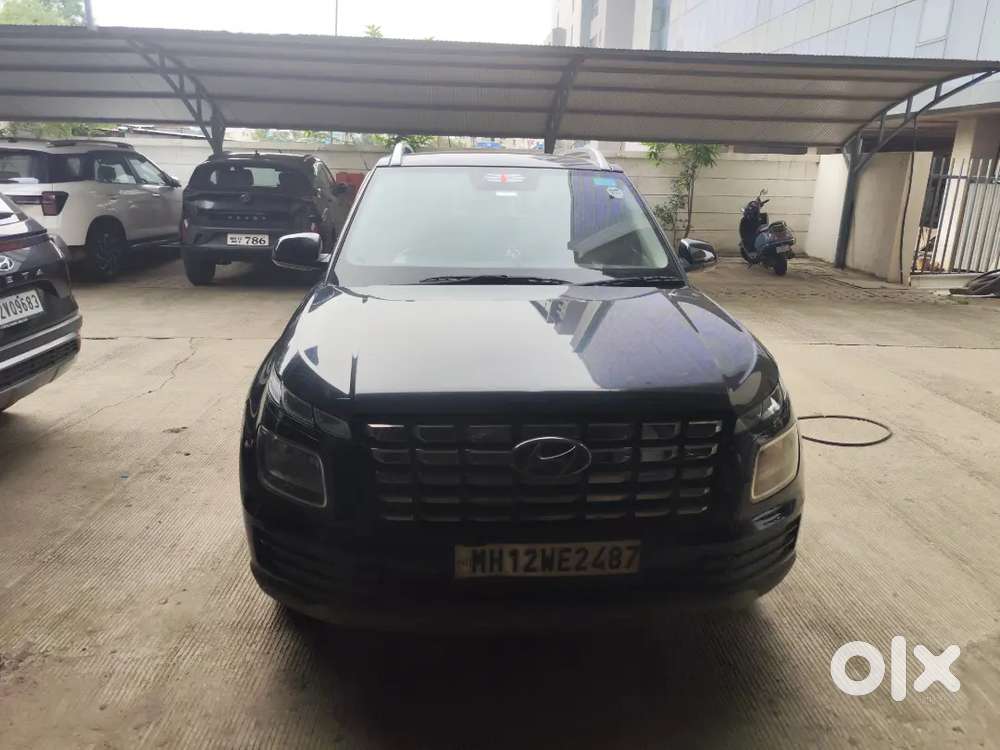 Hyundai Venue 2023 Petrol 24000 Km Driven Cng+petrol
