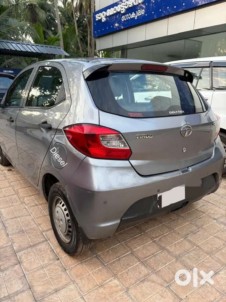 Neet And Clean Interior 
No Replacement And No Major Accident
